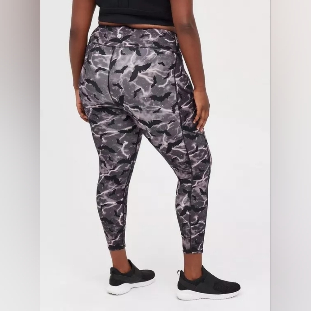 Torrid Performance Lite Full Length Active Legging stormy bat 2x - Picture 4 of 16
